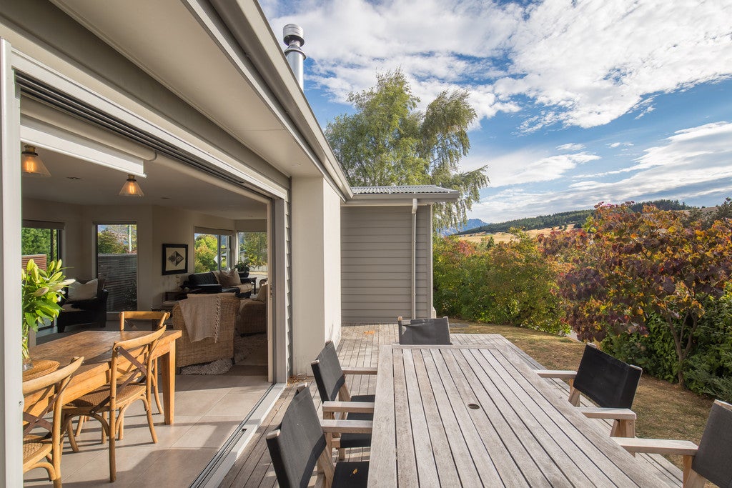 73 Beech Street, Wanaka - Carousel 2