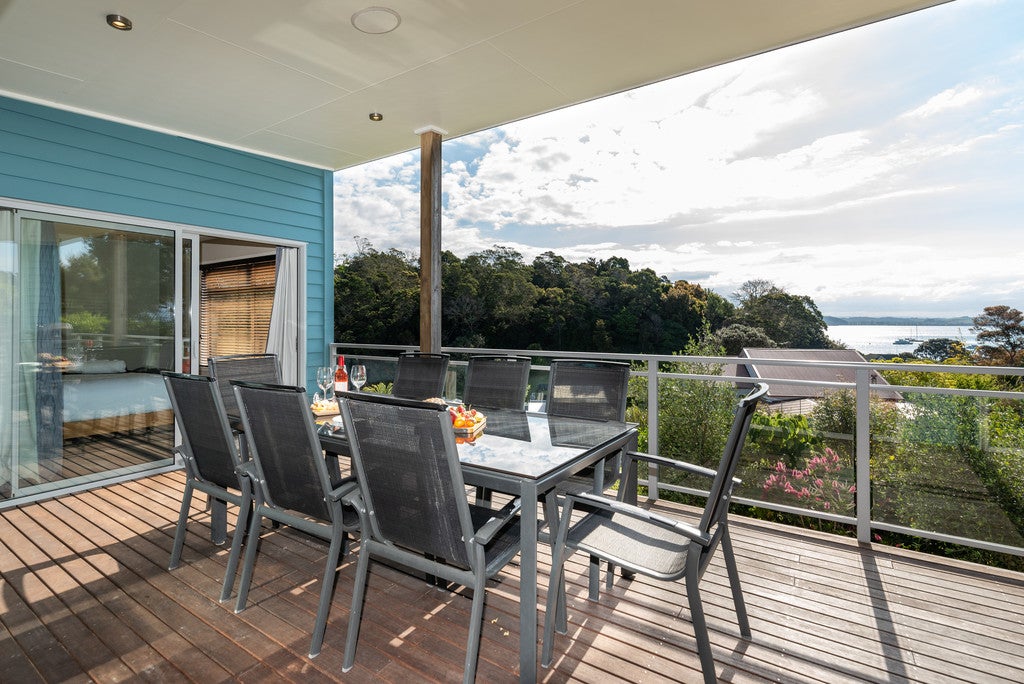 11 Robertson Street, Russell, Russell - Carousel 2