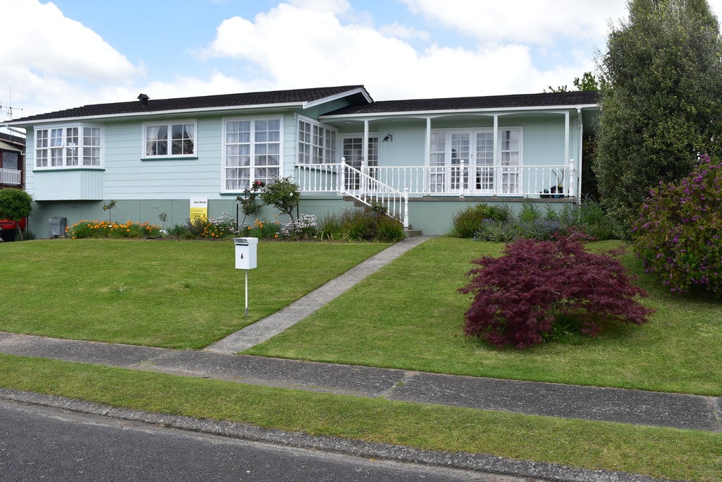 6 Irene Crescent, Dinsdale, Hamilton - Carousel 1