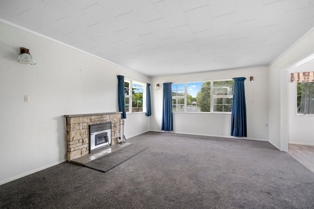 107 California Drive, Totara Park, Upper Hutt - Carousel 2