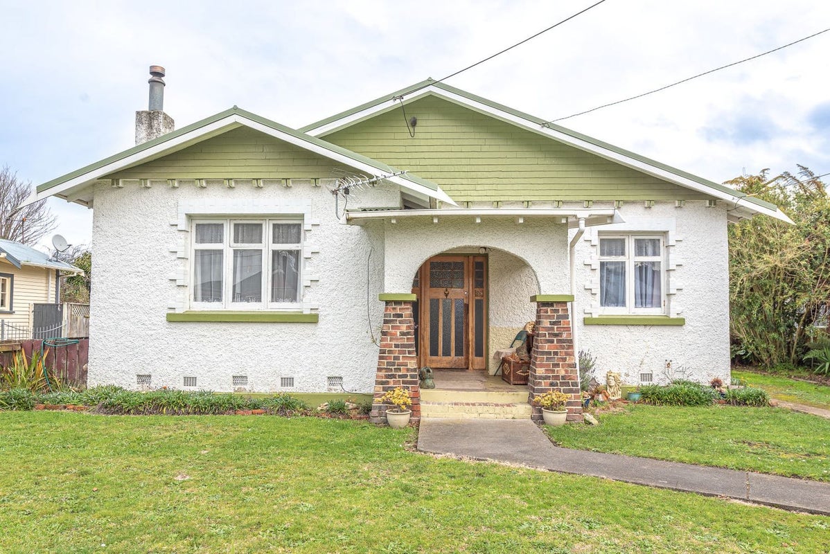 29 Cumbrae Place, Aramoho, Whanganui - Carousel 1