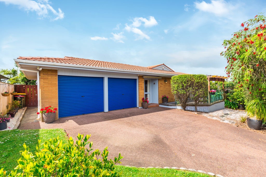 204 Cook Street, Howick, Auckland - Carousel 1