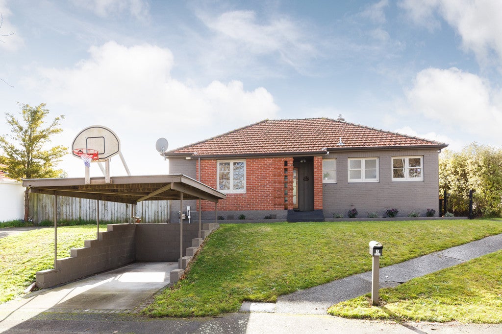 3 Wharenui Terrace, Roslyn, Palmerston North - Carousel 1