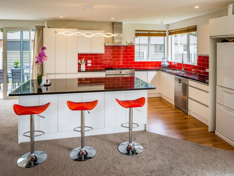 6 Banks Boulevard, Whitby, Porirua - Carousel 2