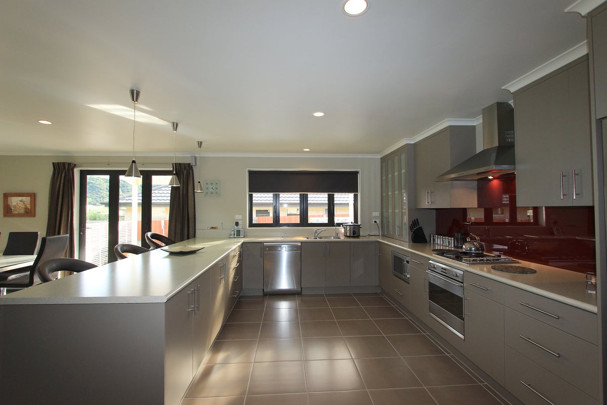 191 Waikawa Road, Waikawa, Picton - Carousel 1