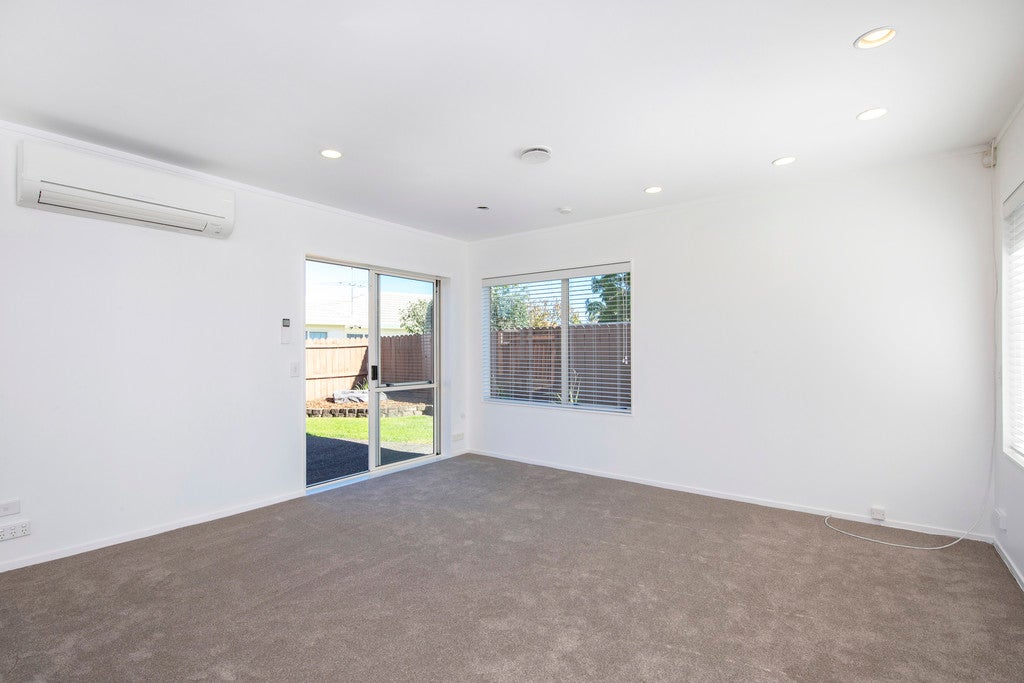 18 Davington Way, Burswood, Auckland - Carousel 2