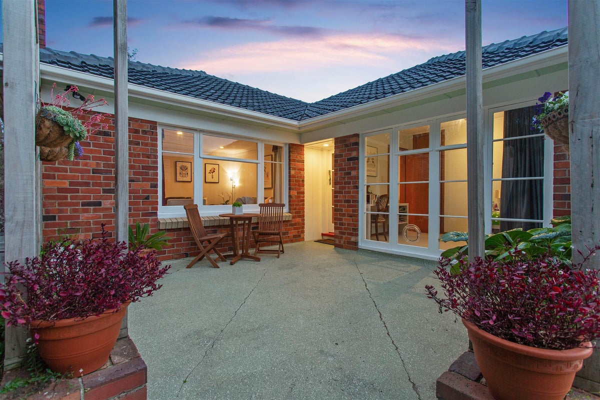 15 Athlone Road, Glendowie, Auckland - Carousel 2