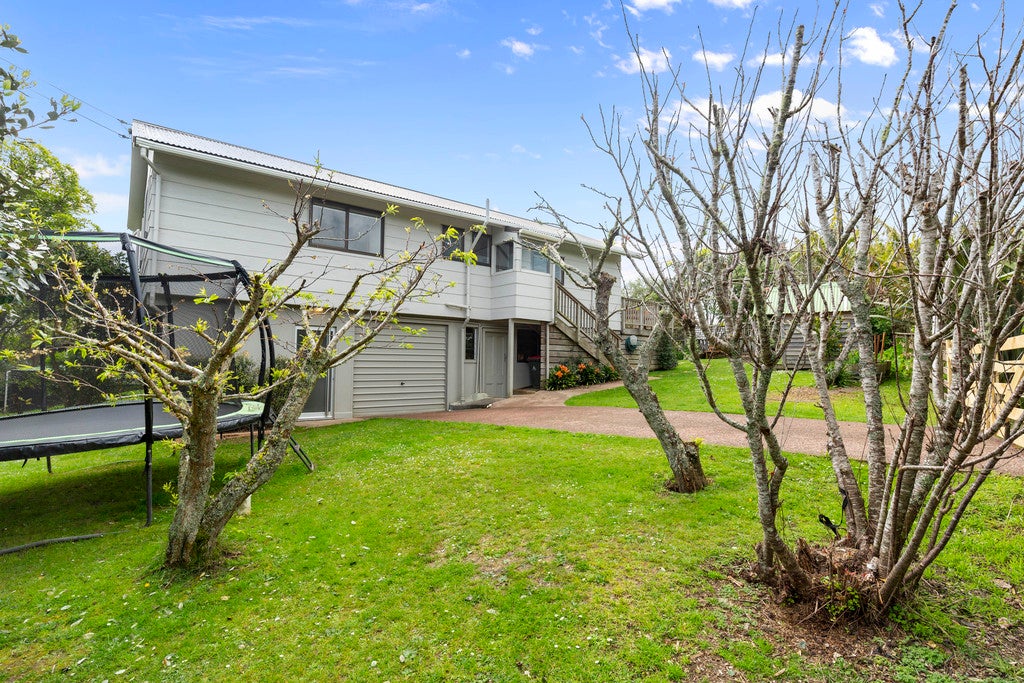 116 Trig Hill Road, Onetangi, Waiheke Island - Carousel 2