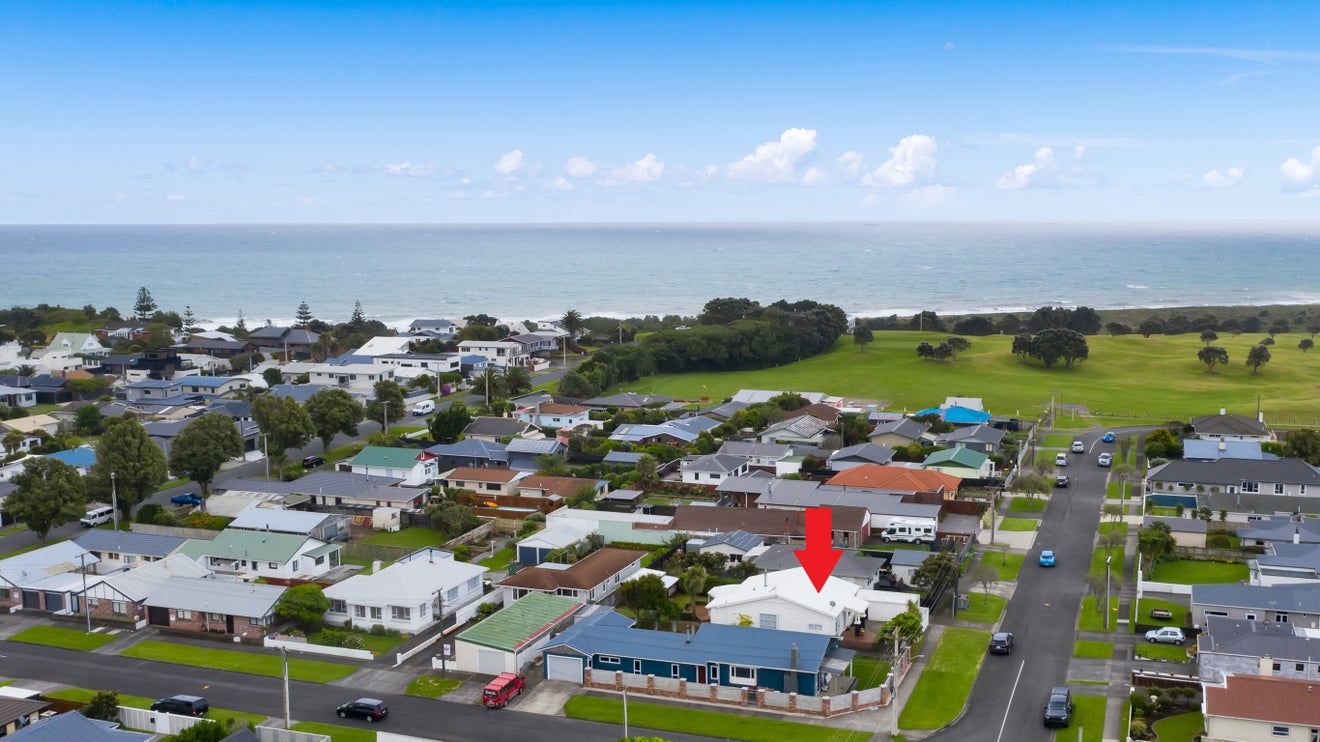 20 Ropiha Street, Fitzroy, New Plymouth - Carousel 1