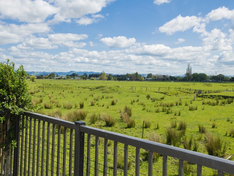 25 Gwyneth Place, Riverdale, Gisborne - Carousel 2