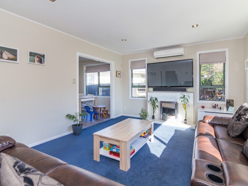 2 California Drive, Totara Park, Upper Hutt - Carousel 20