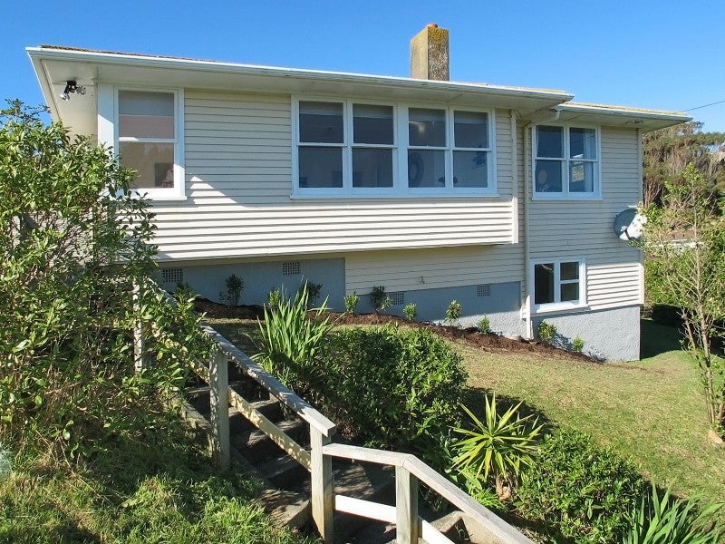 36 Downes Street, Titahi Bay, Porirua - Carousel 1