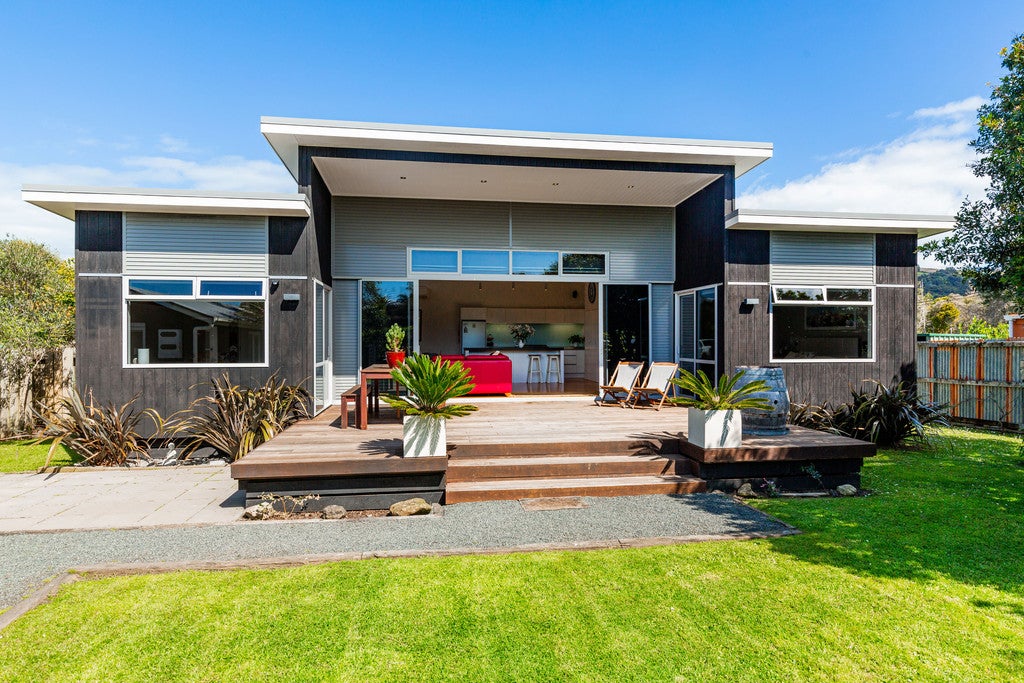 1 Manuka Road, Waiheke Island , Waiheke Island - Carousel 2