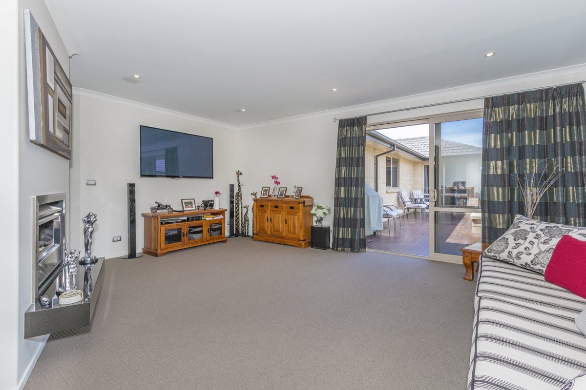 17 Northwater Drive, Northwood, Christchurch - Carousel 2