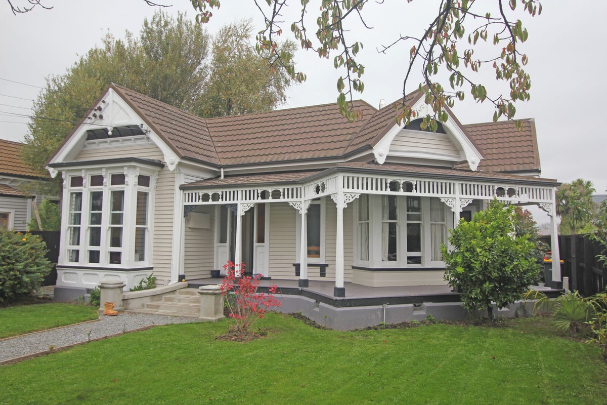 256 Edgeware Road, Edgeware, Christchurch - Carousel 2