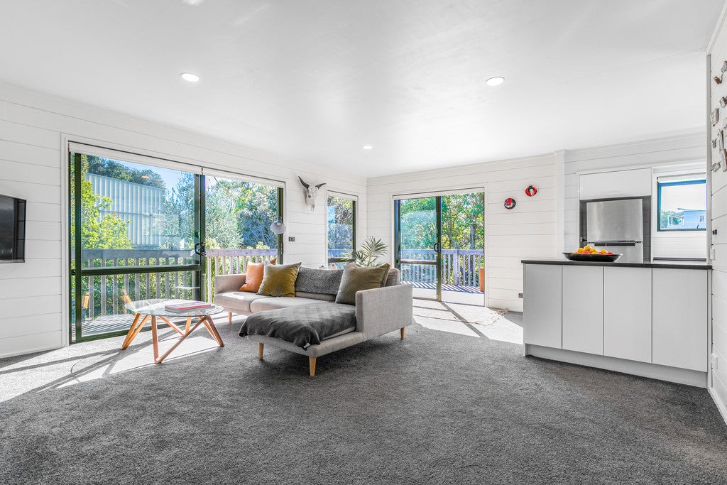 28 Ridge Road, Oneroa, Waiheke Island - Carousel 1