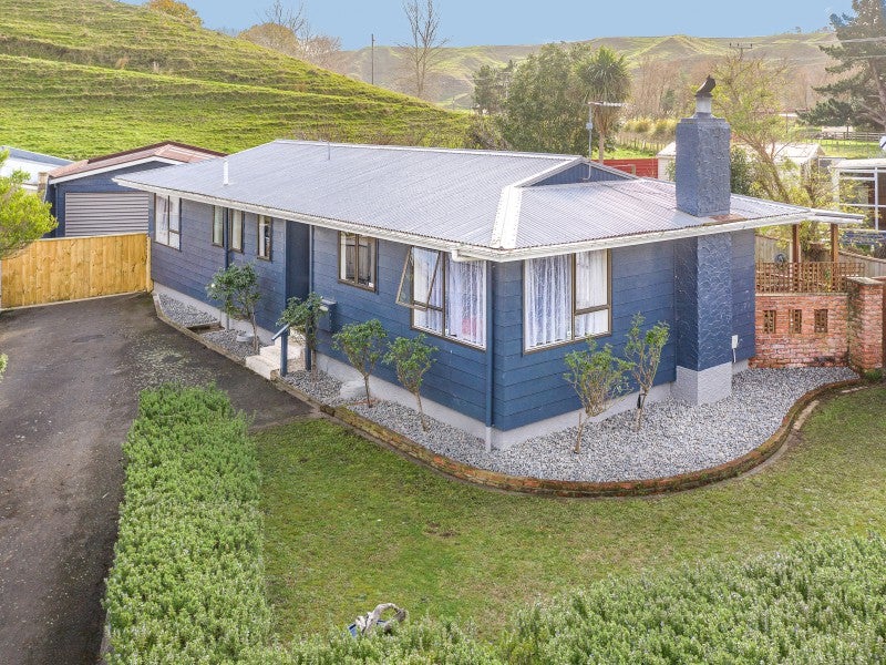 45 Savage Crescent, Aramoho, Whanganui - Carousel 1