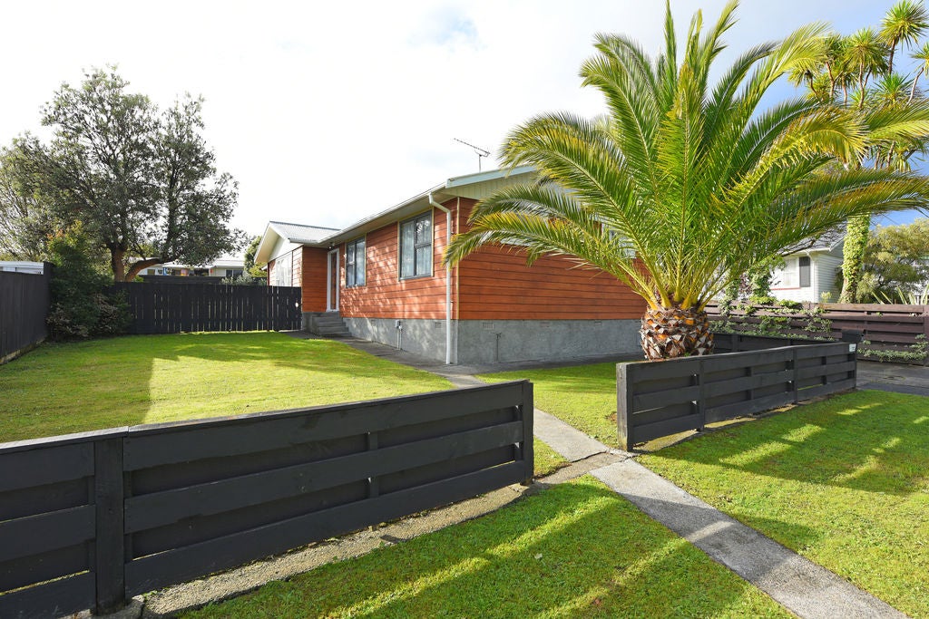 71 Norana Road, Timberlea, Upper Hutt - Carousel 1