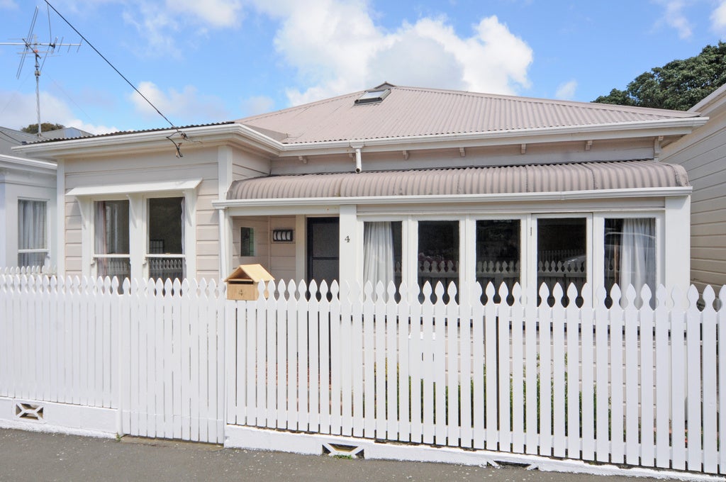 4 Emerson Street, Berhampore, Wellington - Carousel 2