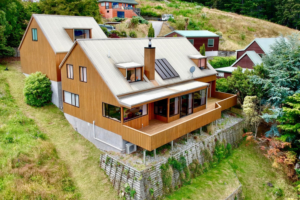 128 Wynyard Crescent, Fernhill, Queenstown - Carousel 2