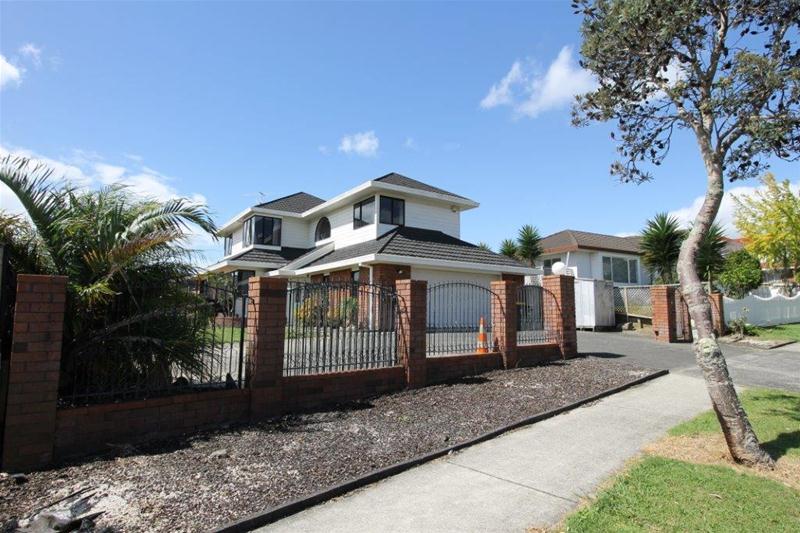 20 Simmental Crescent, Somerville, Manukau - Carousel 1