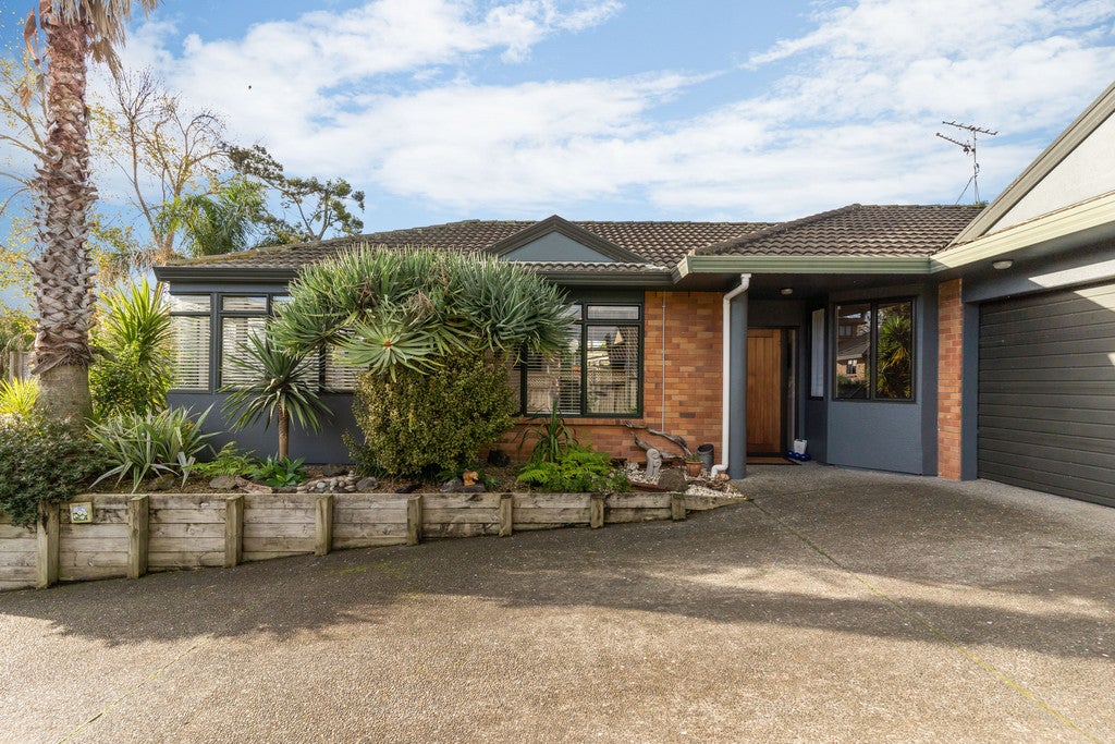 24 Araminta Place, Beachlands, Auckland - Carousel 1