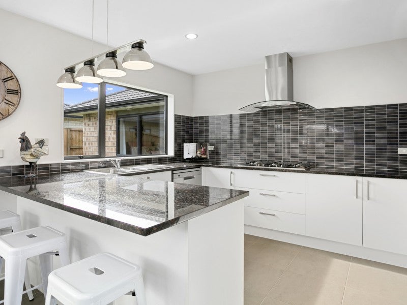 12 Alpers Ridge, Leamington, Cambridge - Carousel 2