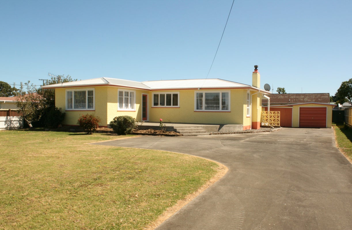 10 Cornwall Road, Springvale, Whanganui - Carousel 1