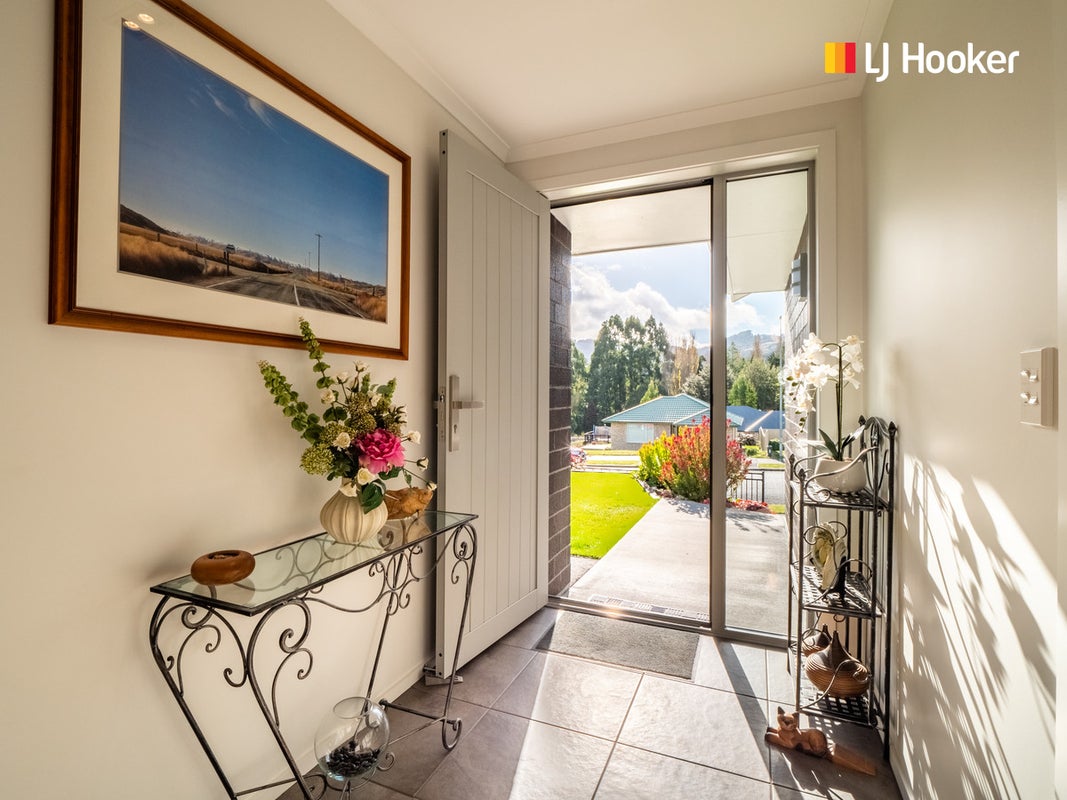 38 Grandvista Drive, Green Island, Dunedin - Carousel 2