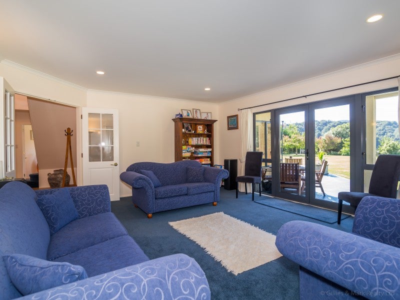 34 Emerald Hill Drive, Birchville, Upper Hutt - Carousel 26