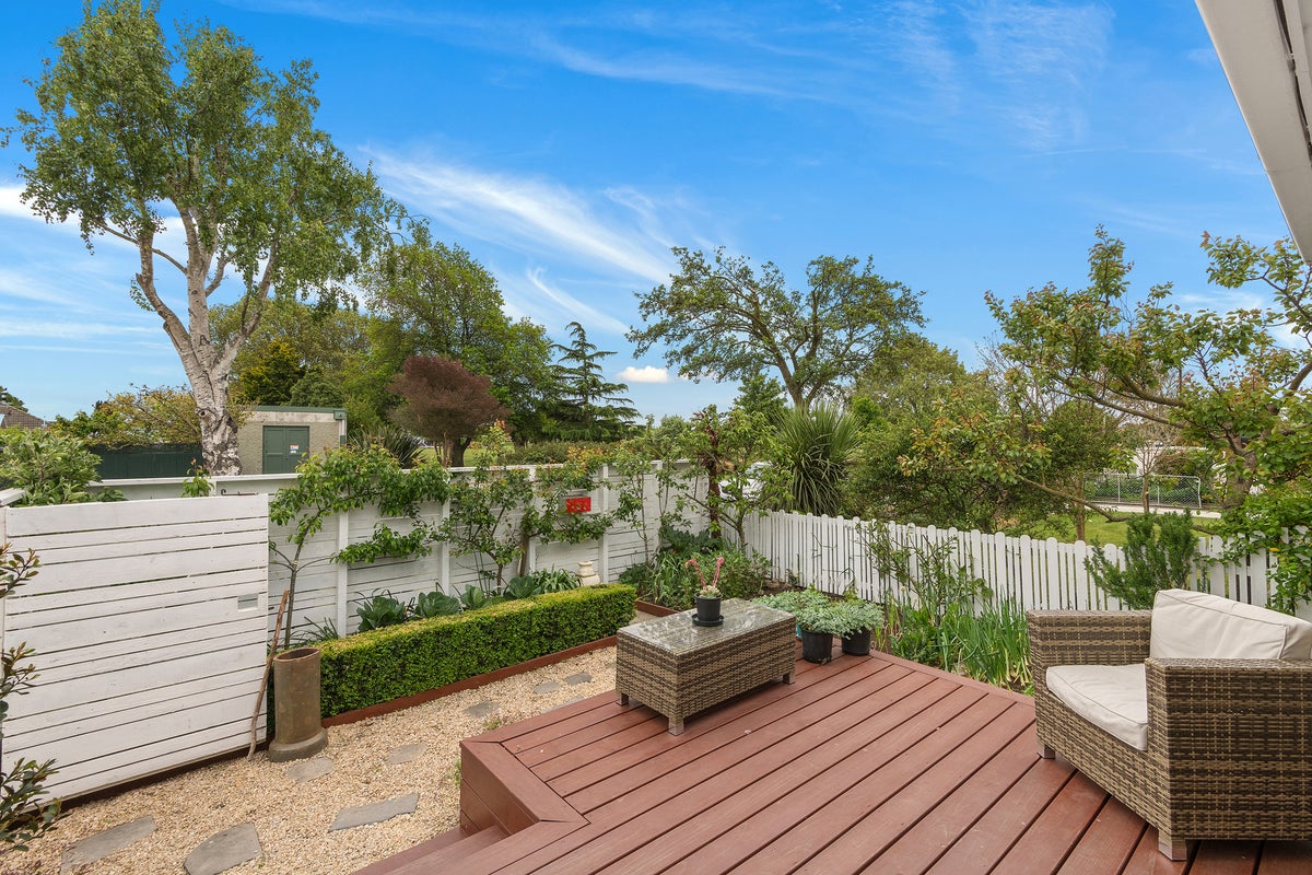 2/4 West-Watson Avenue, Hillmorton, Christchurch - Carousel 1