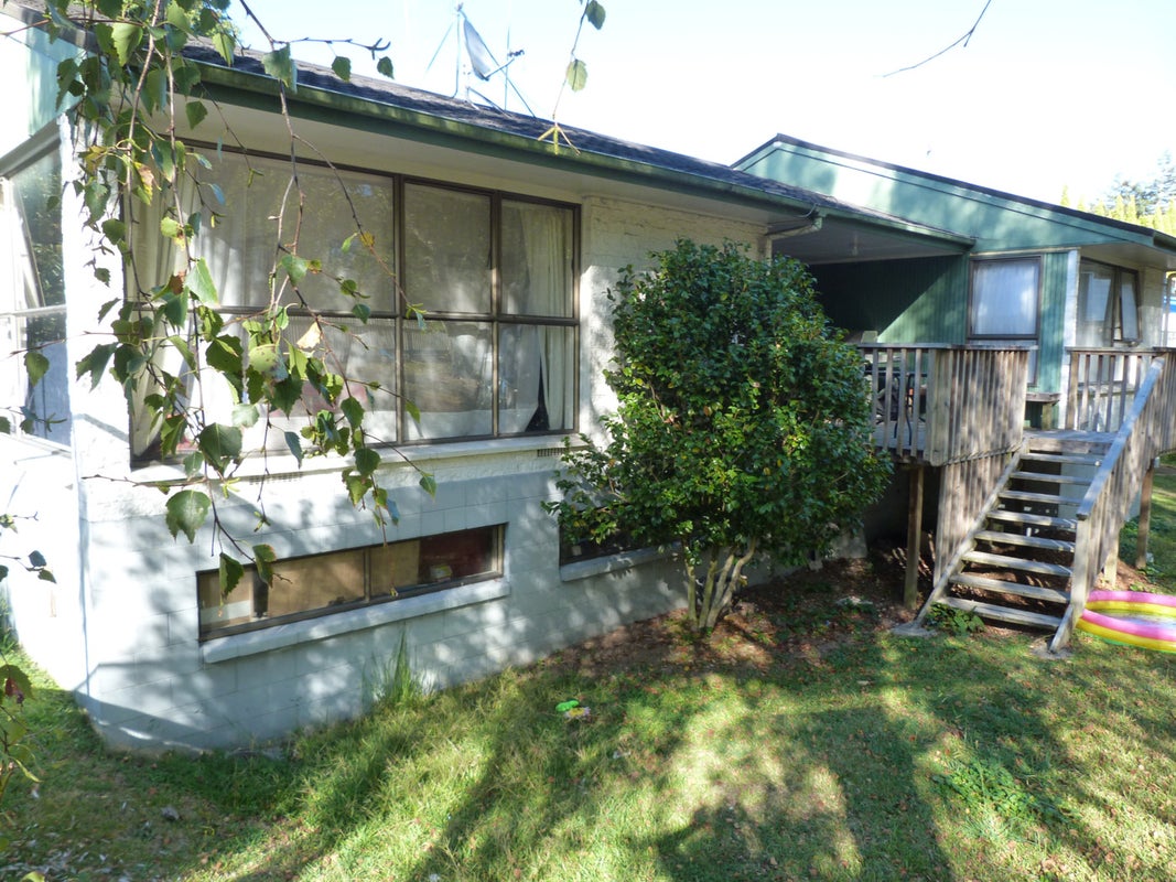 12B Lorraine Place, Glenview, Hamilton - Carousel 2