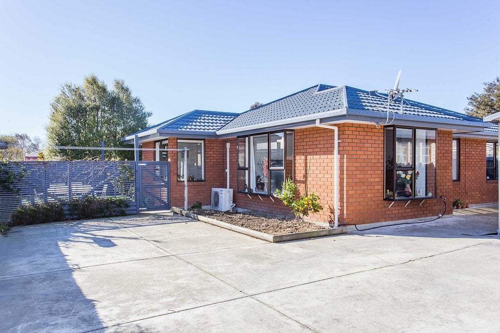 16A Gregory Avenue, Islington, Christchurch - Carousel 1