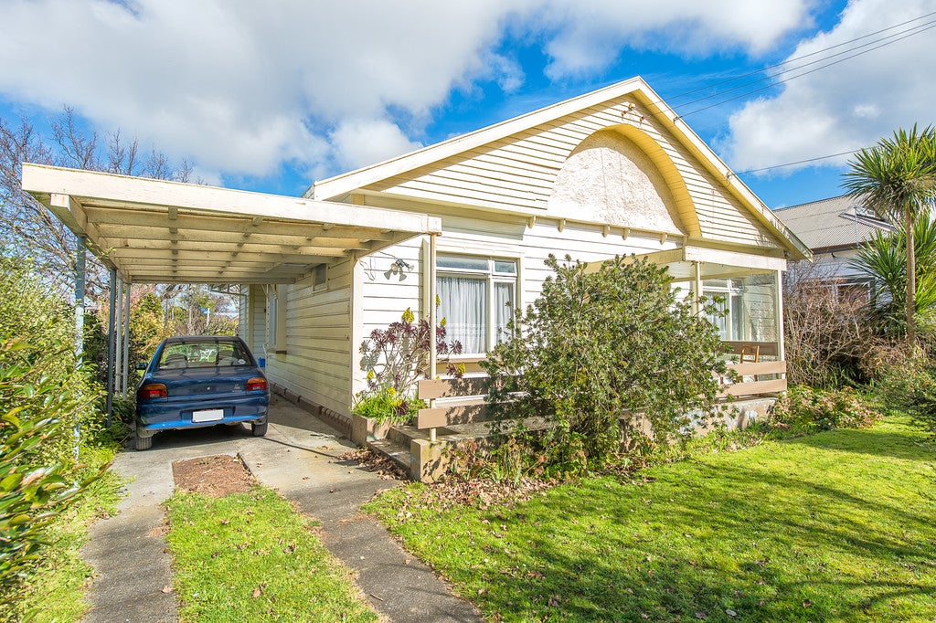 66 Young Street, Whanganui East, Whanganui - Carousel 1