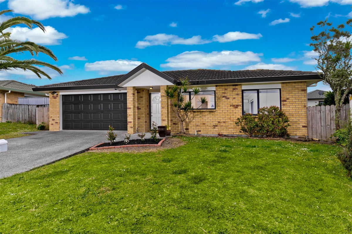 7 Jeffery Reeve Crescent, Ranui, Auckland - Carousel 1