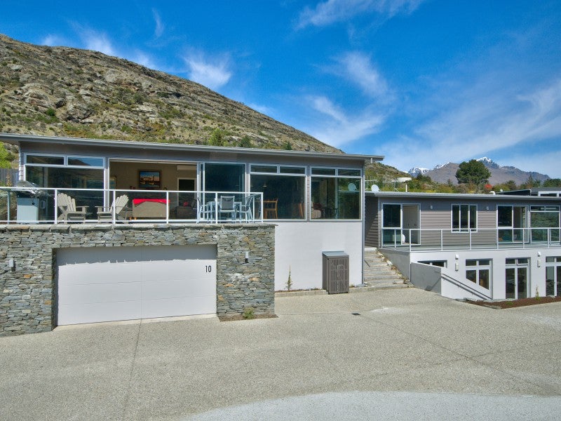 10 Silverwood LANE, KELVIN HEIGHTS, QUEENSTOWN - Carousel 1