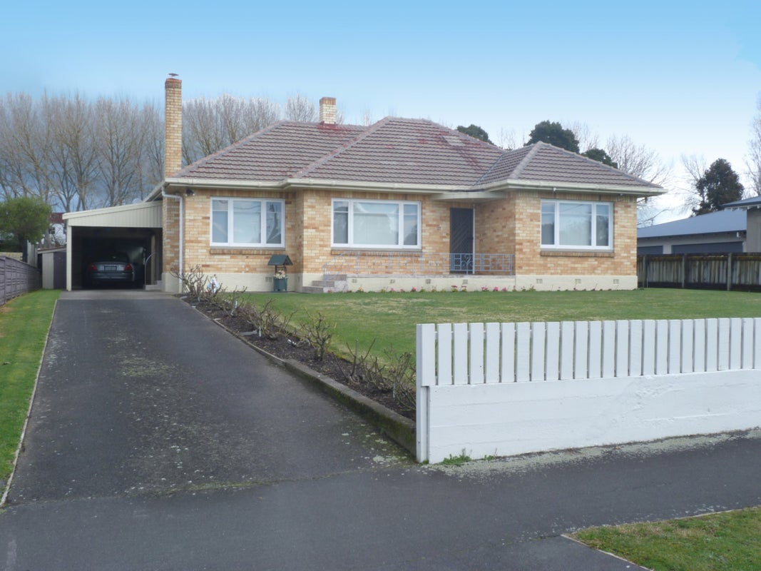 127 Rimu Street, Maeroa, Hamilton - Carousel 1