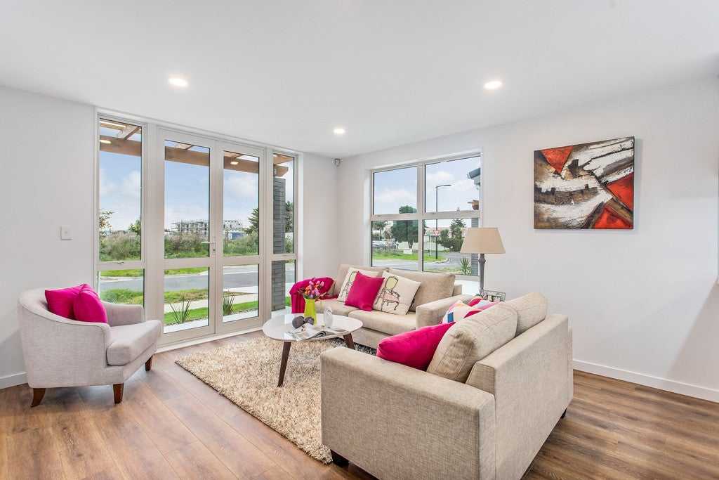5 Peat Way, Takanini, Auckland - Carousel 2