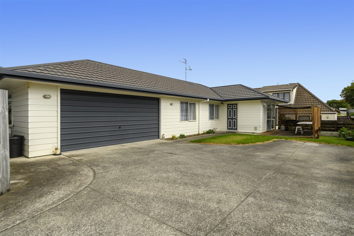 9B Hayes Avenue, Gate Pa, Tauranga - Carousel 1