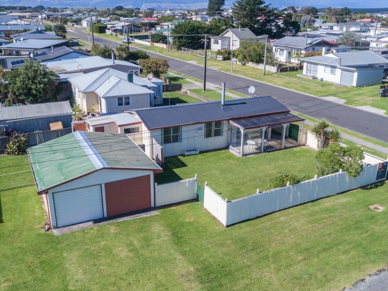 17 Pratt Avenue, Foxton Beach, Foxton - Carousel 2