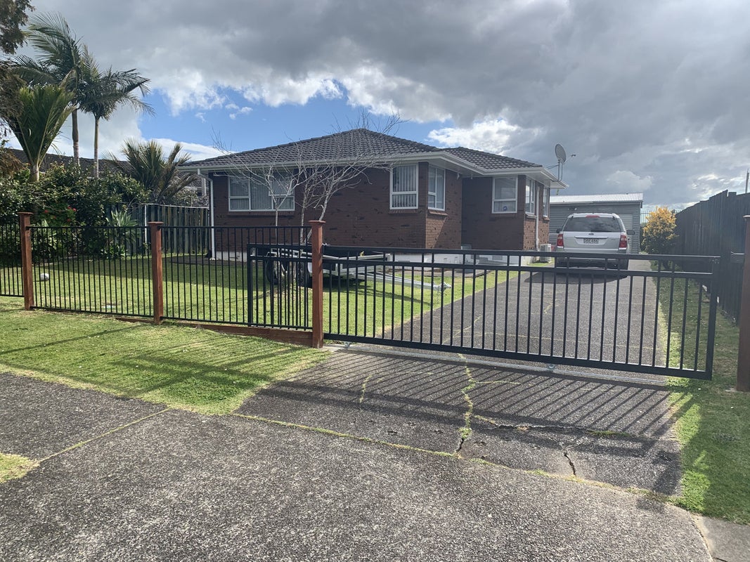 43 Othello Drive, Clover Park, Auckland - Carousel 2