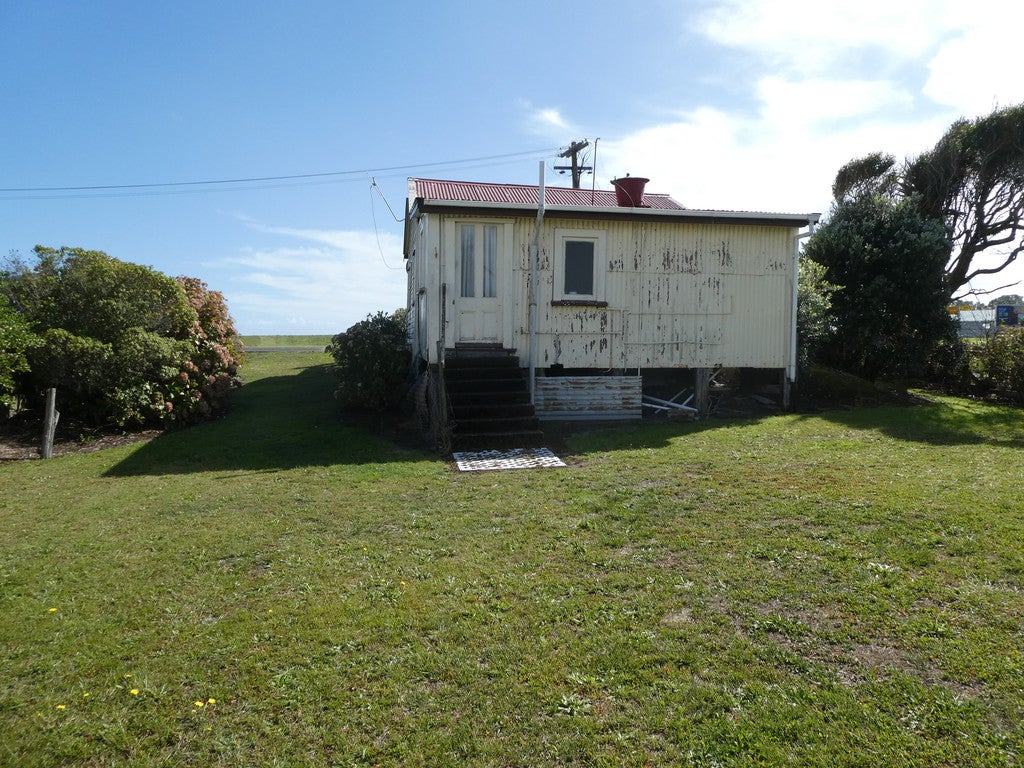 41 Marine Parade, Carters Beach, Westport - Carousel 17