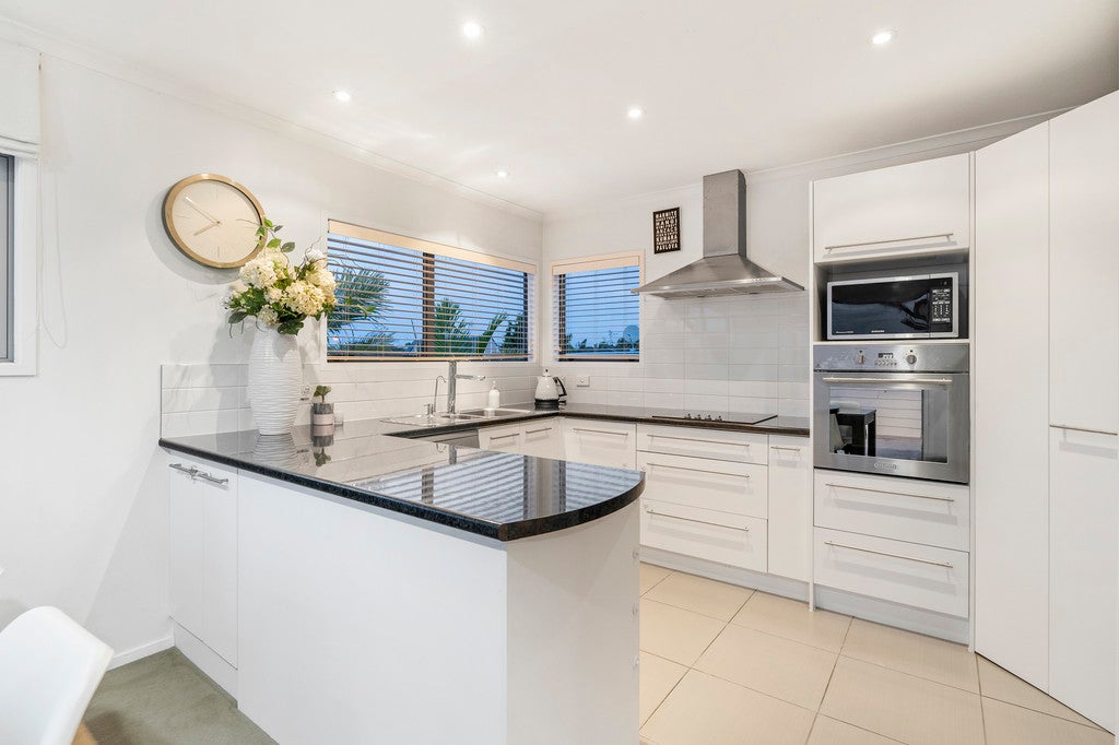 2/252 Rangatira Road, Beach Haven, Auckland - Carousel 2