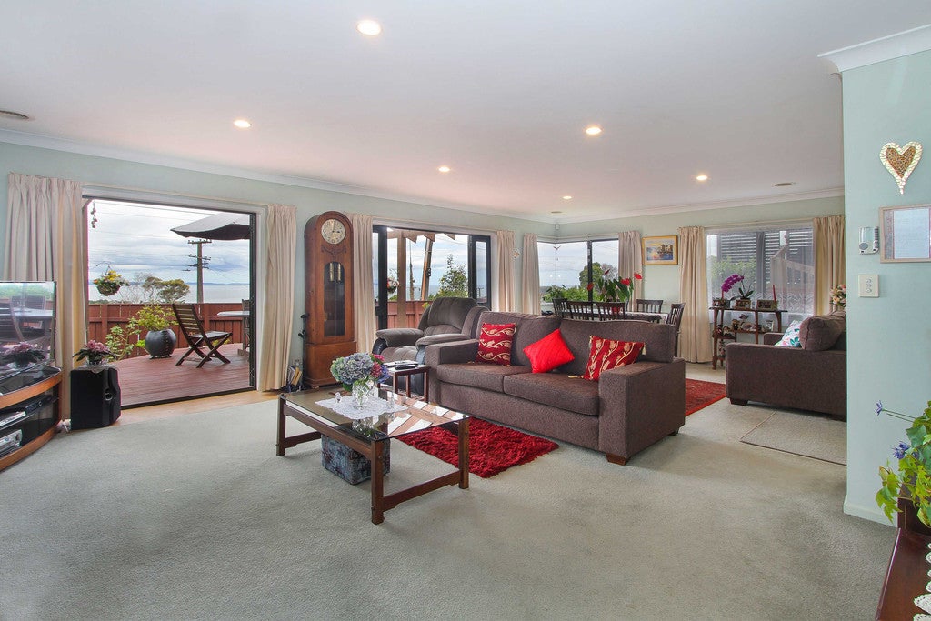 519 Whangaparaoa Road, Stanmore Bay, Whangaparaoa - Carousel 2