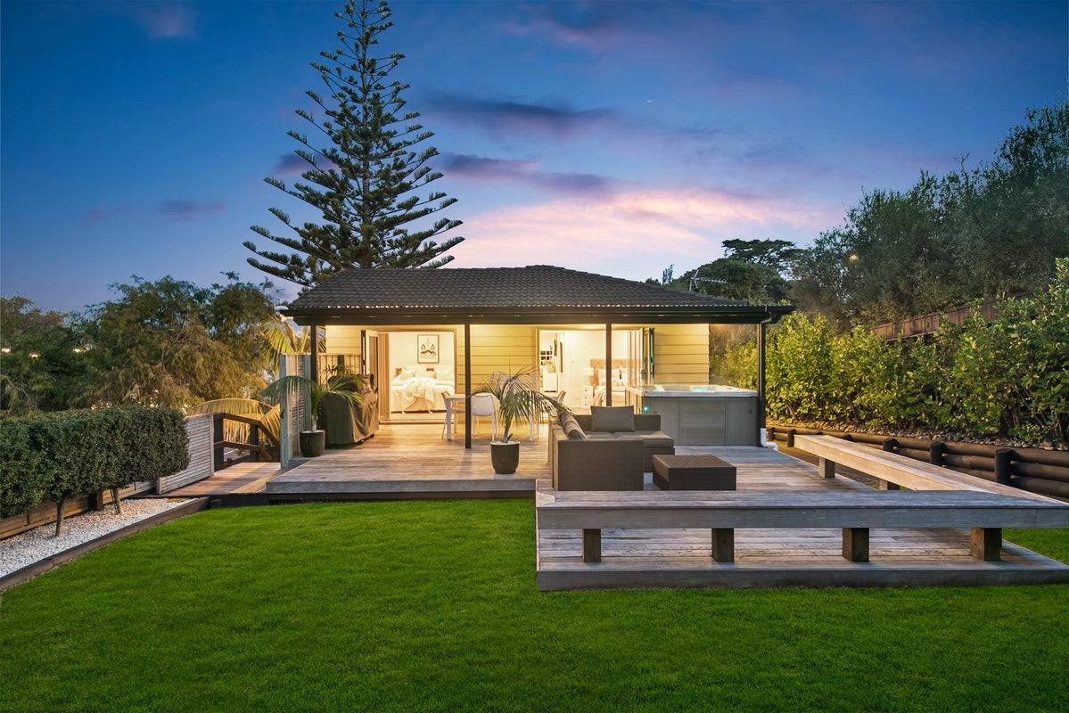 23 Thorp Street, Saint Johns, Auckland - Carousel 1