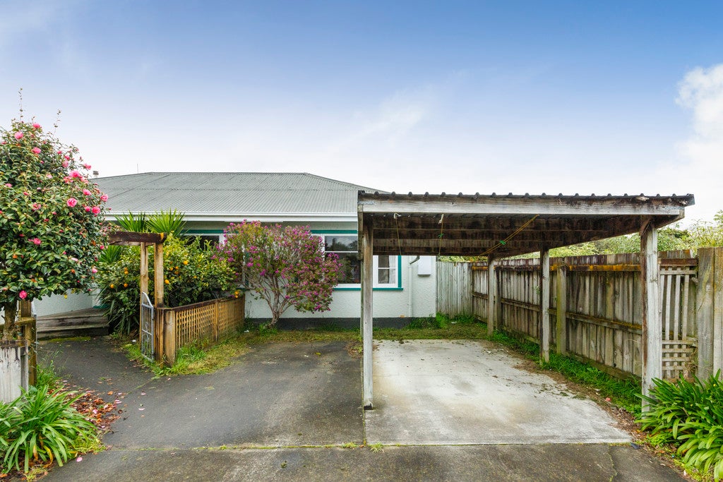 8 St Albans Avenue, Hokowhitu, Palmerston North - Carousel 1