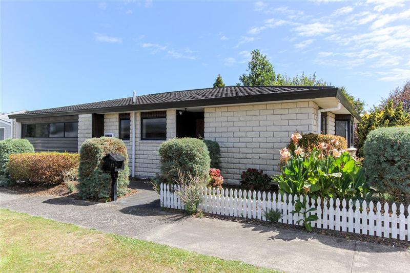 1A Turakina Street, Merrilands, New Plymouth - Carousel 2
