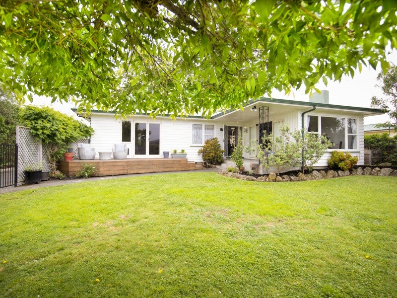 4 Clare Place, Pirimai, Napier - Carousel 1