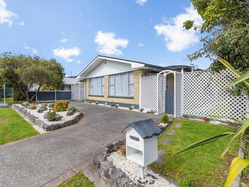 1202 Fergusson Drive, Brown Owl, Upper Hutt - Carousel 2