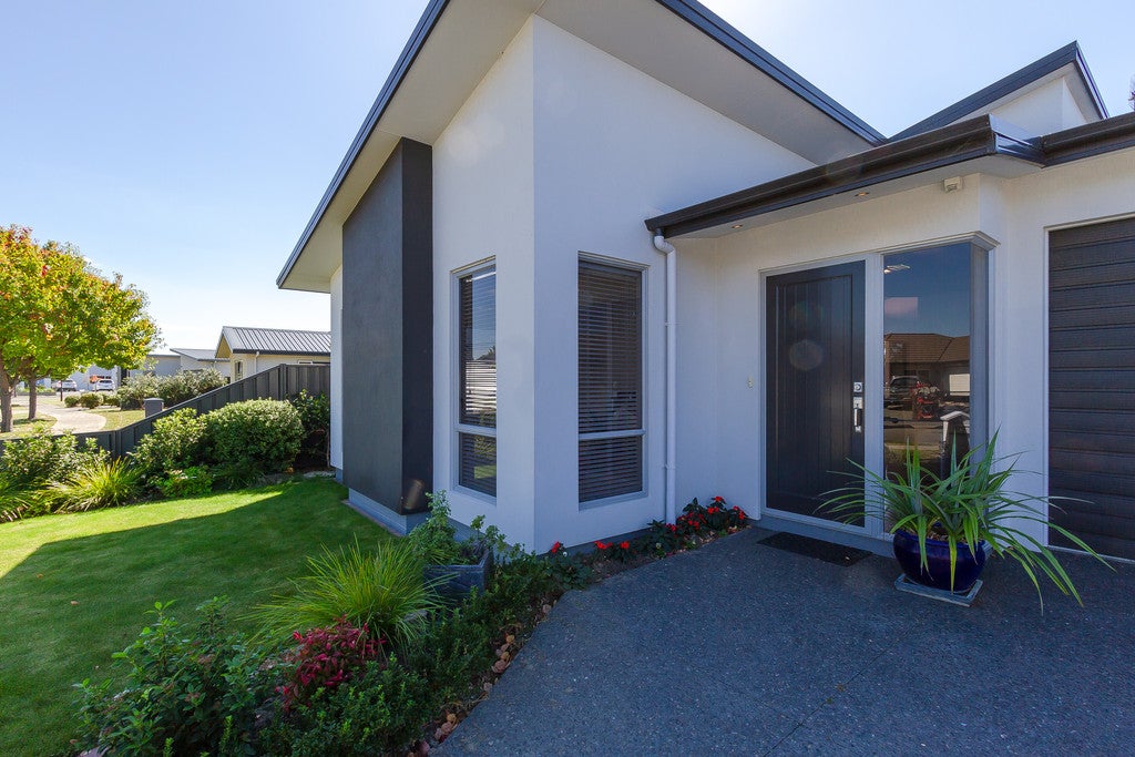 5 Milford Place, Poraiti, Napier - Carousel 2